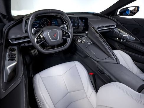 Used 2021 Chevrolet Corvette Stingray Convertible w/ Z51 Performance Package RWD image 23
