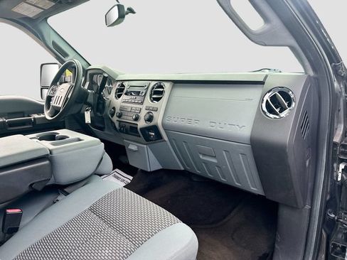 Used 2016 Ford F250 XLT w/ XLT Value Package AWD/4WD image 33