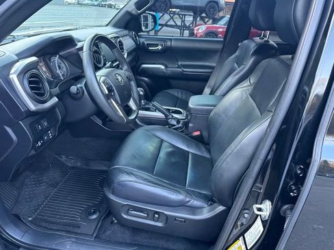Used 2021 Toyota Tacoma Limited w/ Blackout Package (TMS) image 10
