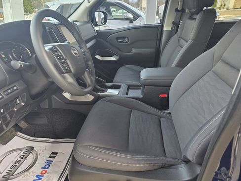 Used 2022 Nissan Frontier SV image 12