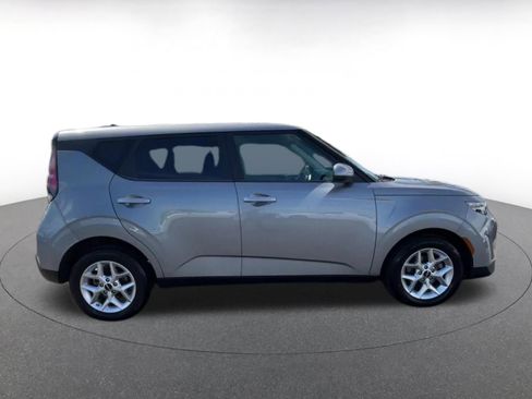 Used 2025 Kia Soul LX w/ LX Technology Package image 16