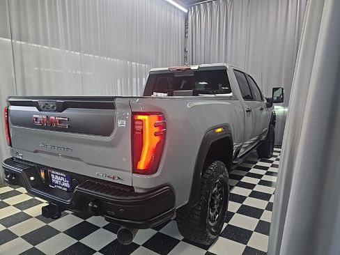 Used 2024 GMC Sierra 2500 AT4X w/ AT4X AEV Edition image 10