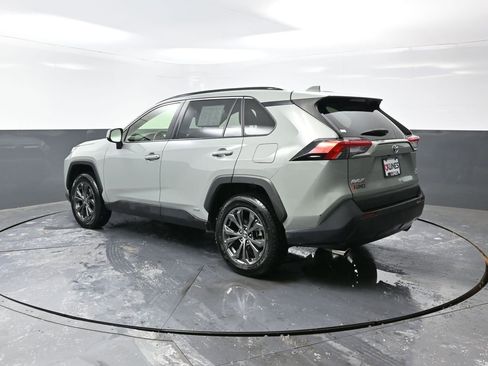 Used 2023 Toyota RAV4 XLE Premium image 12