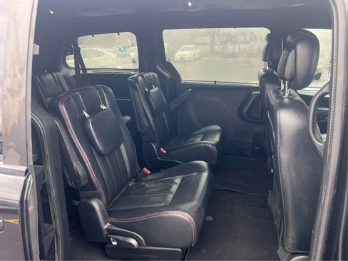 Used 2017 Dodge Grand Caravan GT image 24