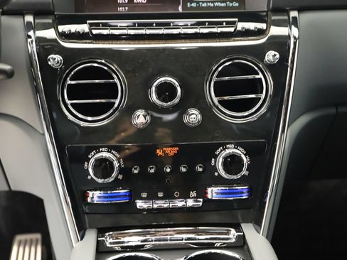Used 2024 Rolls-Royce Cullinan w/ Cullinan Package AWD/4WD image 20