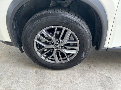 Used 2024 Nissan Rogue S AWD/4WD image 14