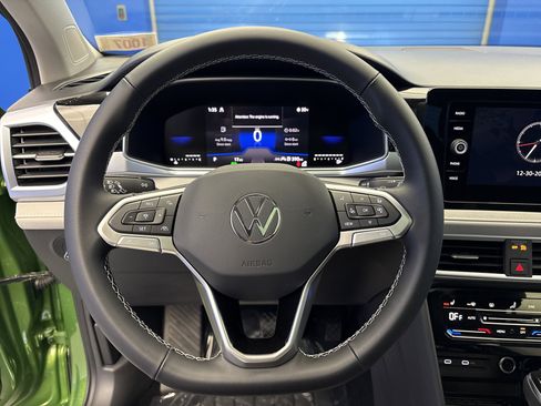 New 2026 Volkswagen Taos SE image 14