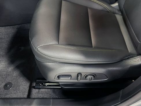 Used 2025 Chevrolet Trax ACTIV w/ Sunroof Package FWD image 20