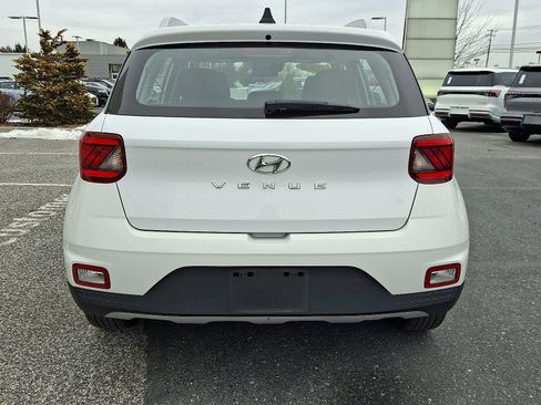 Used 2022 Hyundai Venue SEL image 5