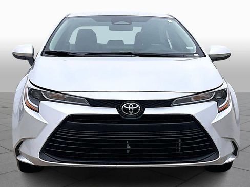 Used 2025 Toyota Corolla LE image 5