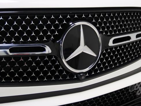 Used 2025 Mercedes-Benz GLC 300 4MATIC Coupe image 29