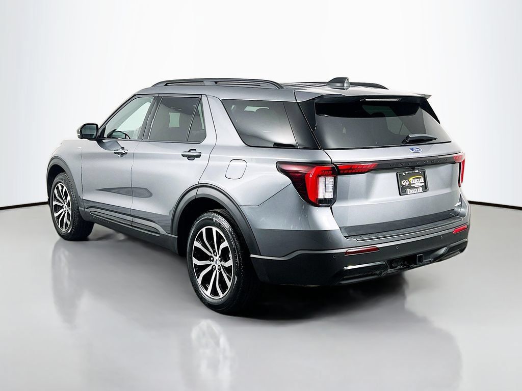 Used 2025 Ford Explorer ST-Line AWD/4WD image 5