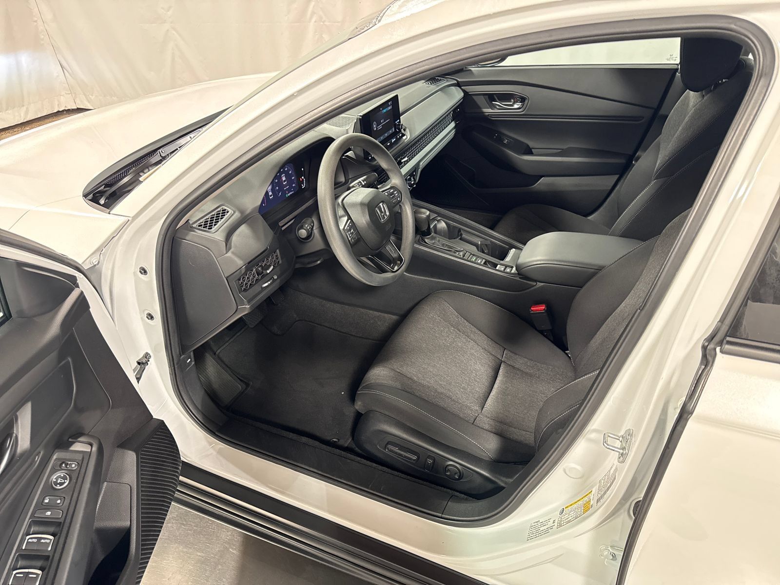 Certified 2023 Honda Accord EX image 3