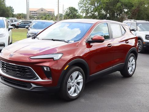 Certified 2024 Buick Encore GX Preferred FWD image 5