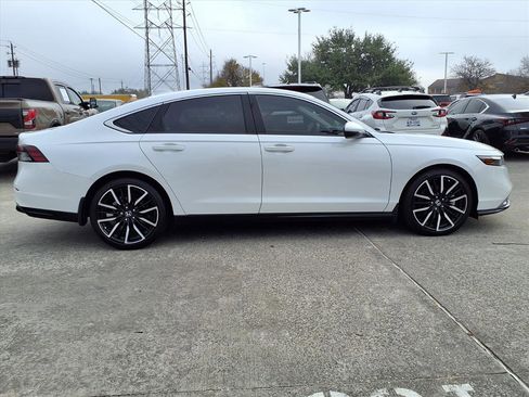 Certified 2024 Honda Accord Touring image 25