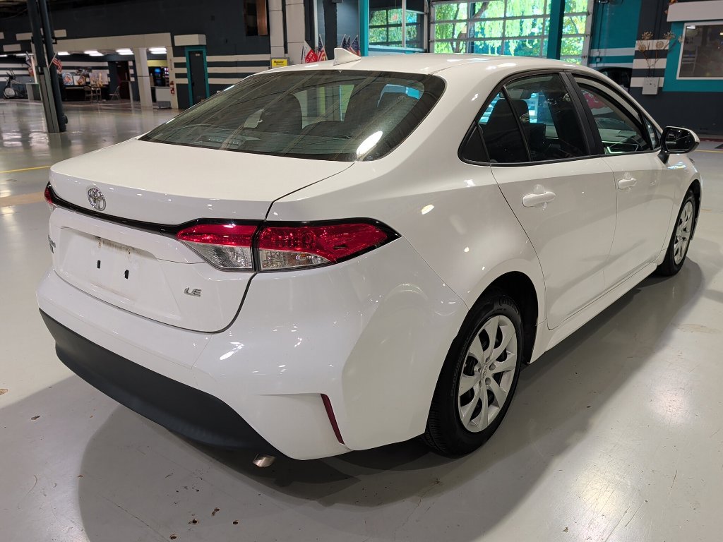 Used 2023 Toyota Corolla LE FWD image 9