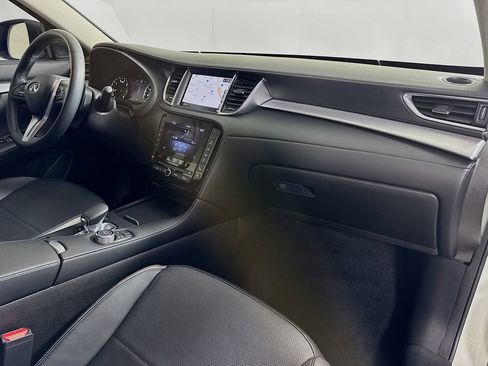 Certified 2022 INFINITI QX50 Essential FWD image 39
