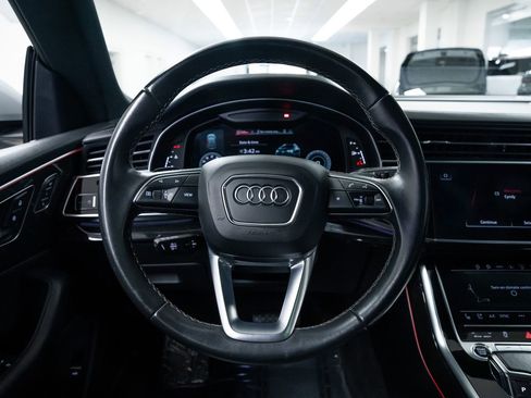Used 2021 Audi Q8 Prestige w/ Prestige Package image 12