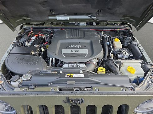 Used 2015 Jeep Wrangler Unlimited Rubicon w/ Dual Top Group image 32