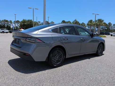 Certified 2026 Nissan Sentra SV w/ SV Convenience Package FWD image 4