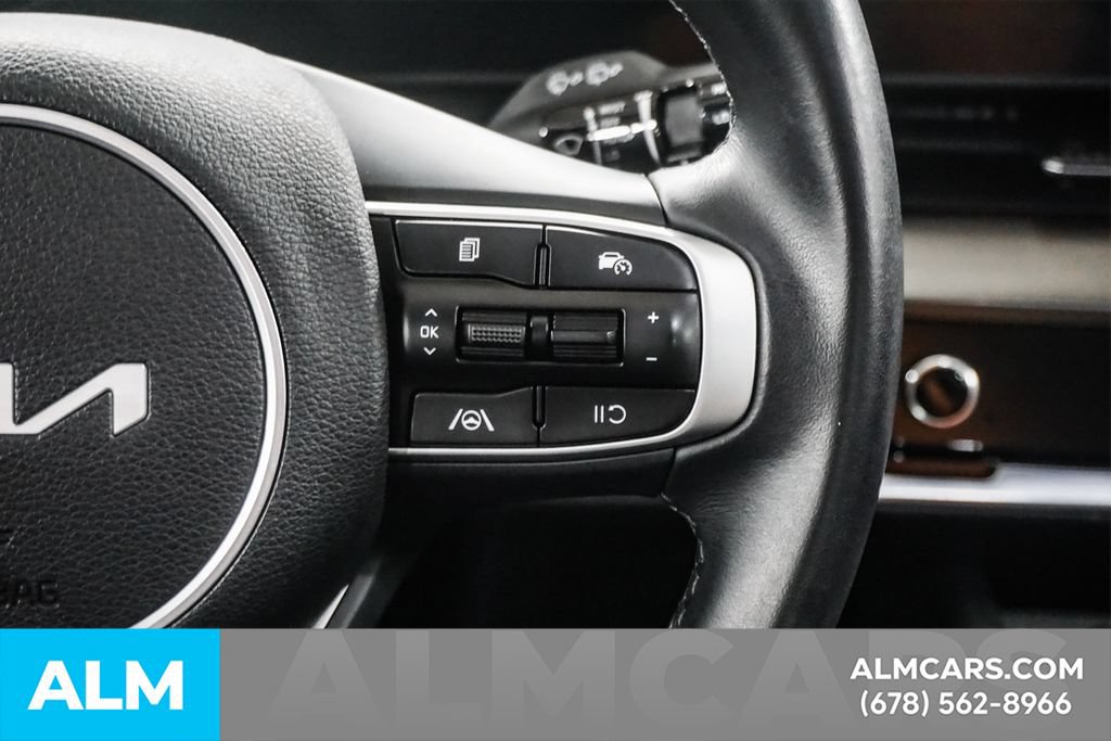 Used 2025 Kia Sportage EX w/ Premium Package FWD image 25