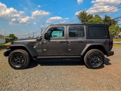 Used 2023 Jeep Wrangler Unlimited w/ Safety Group AWD/4WD image 10