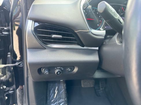 Used 2021 Chevrolet Traverse RS FWD image 13