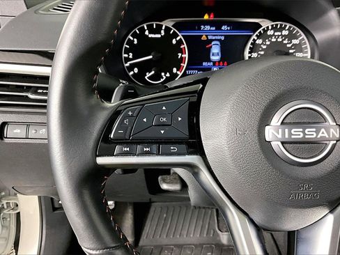 Used 2023 Nissan Altima 2.5 SR w/ SR Premium Package image 11