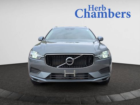 Used 2019 Volvo XC60 T5 Momentum image 2