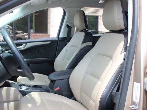 Used 2021 Ford Escape SEL FWD image 13