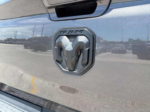 Used 2019 RAM 1500 Laramie w/ Sport Appearance Package AWD/4WD image 39