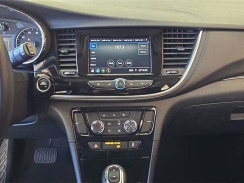 Used 2022 Buick Encore Preferred w/ Safety Package image 21