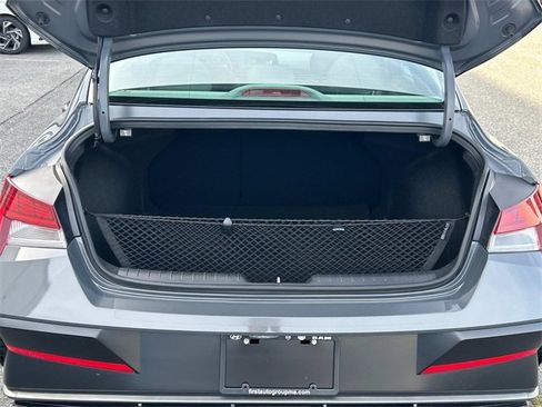 Certified 2025 Hyundai Elantra SEL image 12