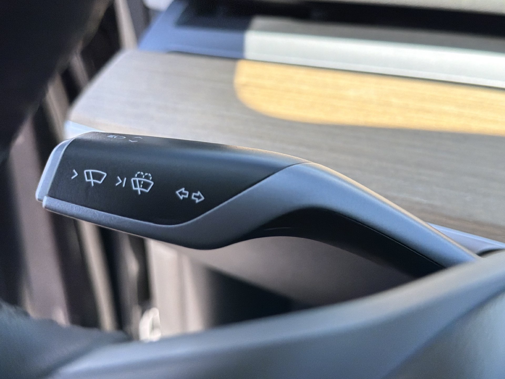 Used 2024 Tesla Model Y Long Range AWD/4WD image 14