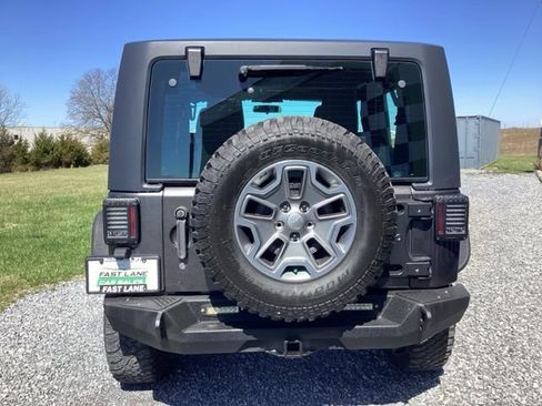 Used 2017 Jeep Wrangler Rubicon w/ Connectivity Group image 7