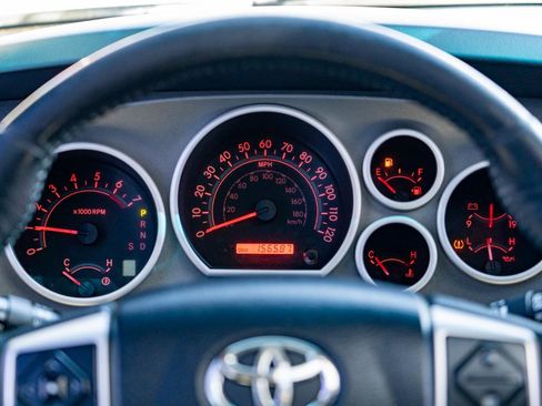 Used 2016 Toyota Sequoia SR5 AWD/4WD image 22