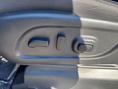 Used 2024 Nissan Titan SV w/ SV Bronze Edition Package image 42