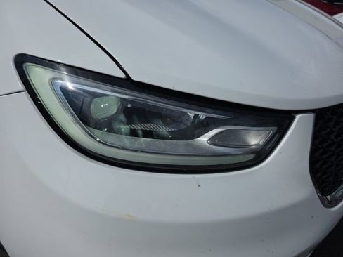 Used 2025 Chrysler Pacifica Select w/ Uconnect Theater Family Group image 26