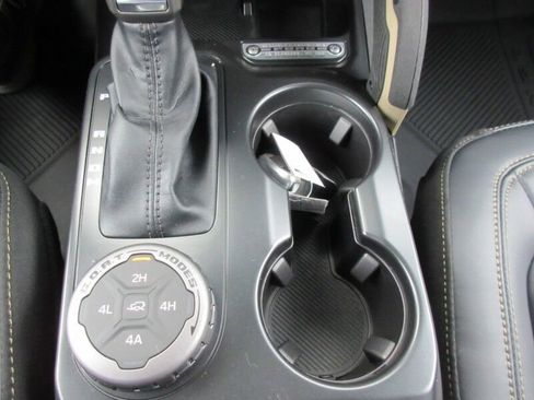 New 2025 Ford Bronco Badlands image 20