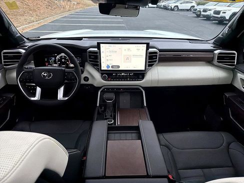 Used 2025 Toyota Sequoia Capstone image 18