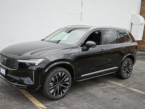 New 2026 Volvo XC90 B6 Plus w/ Protection Package Premier image 6