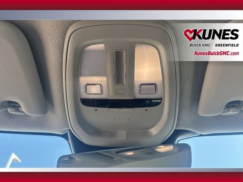 Used 2024 Volvo XC40 B5 Core image 23