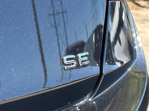 Certified 2024 Volkswagen Jetta SE w/ Panoramic Sunroof Package image 51