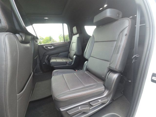 Used 2024 Chevrolet Suburban High Country AWD/4WD image 18