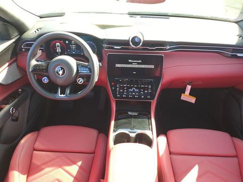 New 2025 Maserati Grecale Modena image 14
