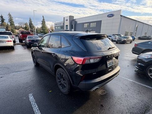 Used 2020 Ford Escape SE Sport image 2