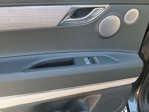 Used 2025 Genesis GV80 2.5T Advanced image 19