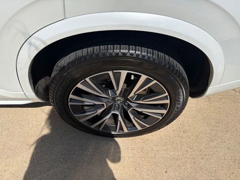 Used 2022 Volvo XC90 T6 Momentum w/ Advanced Package AWD/4WD image 24