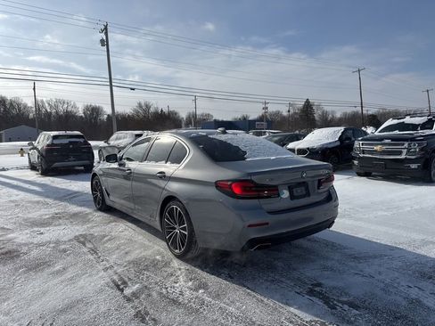 Used 2023 BMW 530e xDrive w/ Premium Package image 5