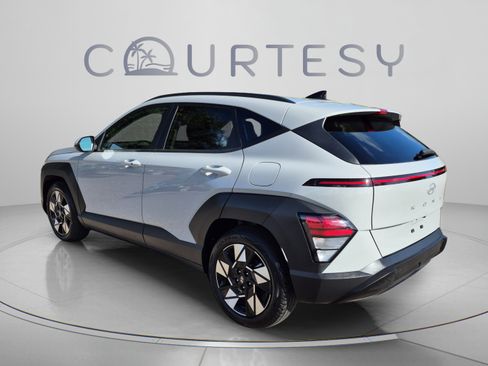 Used 2025 Hyundai Kona SEL FWD image 3